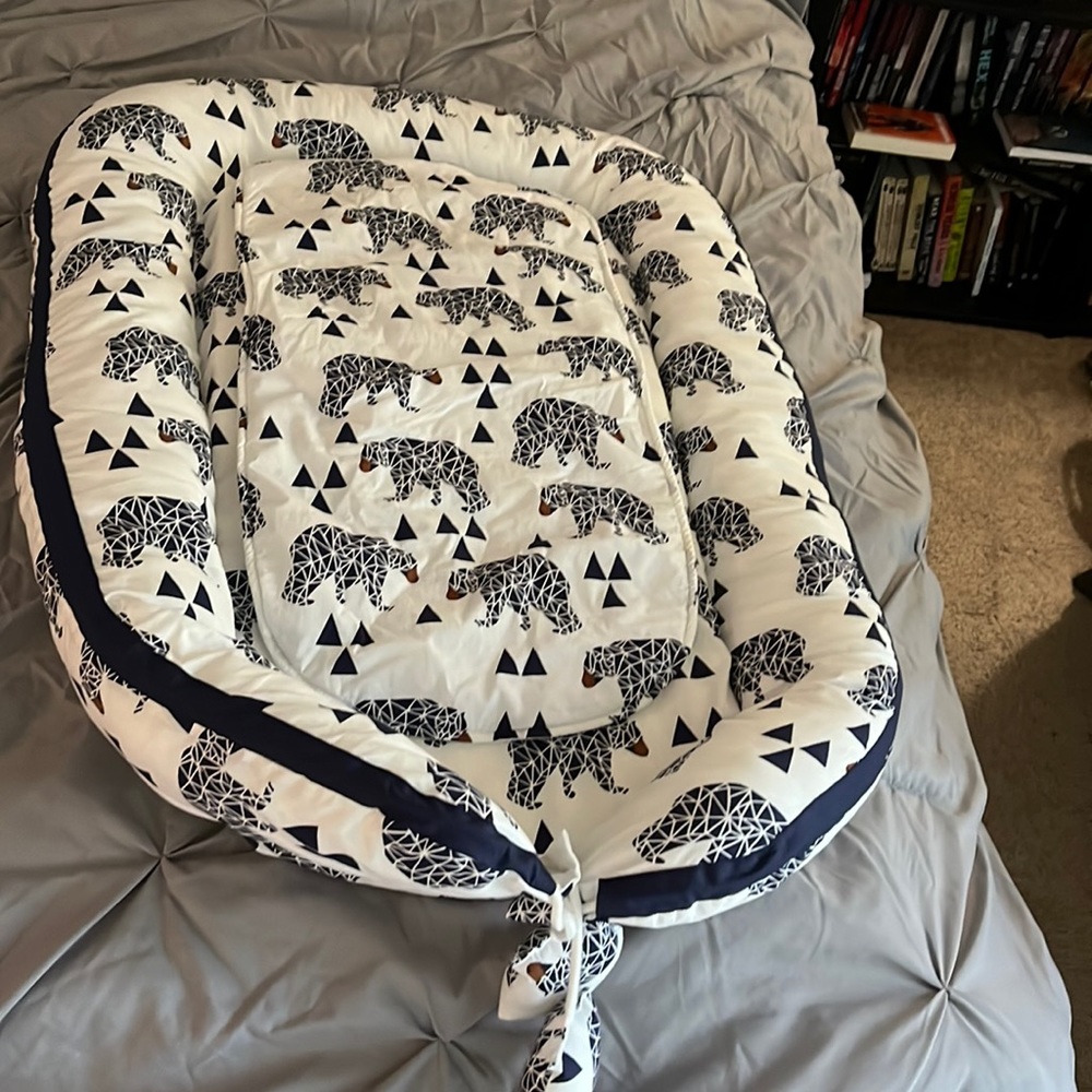 Baby portable lounger